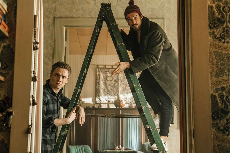 Кадр 4 из 100 вещей и ничего лишнего 100 вещей и ничего лишнего (2018) Постер 4