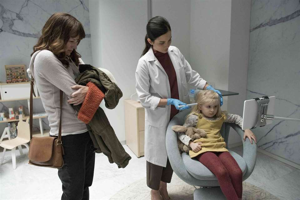 Кадр 6 из Черное зеркало Черное зеркало (2025) Постер 6