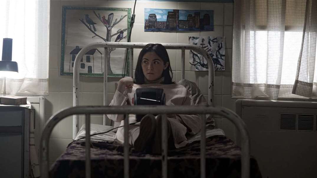Кадр 2 из Дитя тьмы: Первая жертва Дитя тьмы: Первая жертва (2021) Постер 2