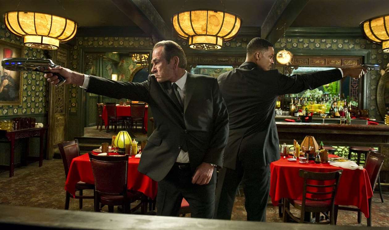 Кадр 2 из Люди в черном 3 Люди в черном 3 (2012) Постер 2