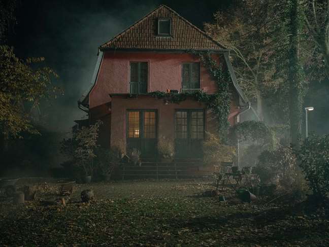 Кадр 1 из Тьма Тьма (2017) Постер 1