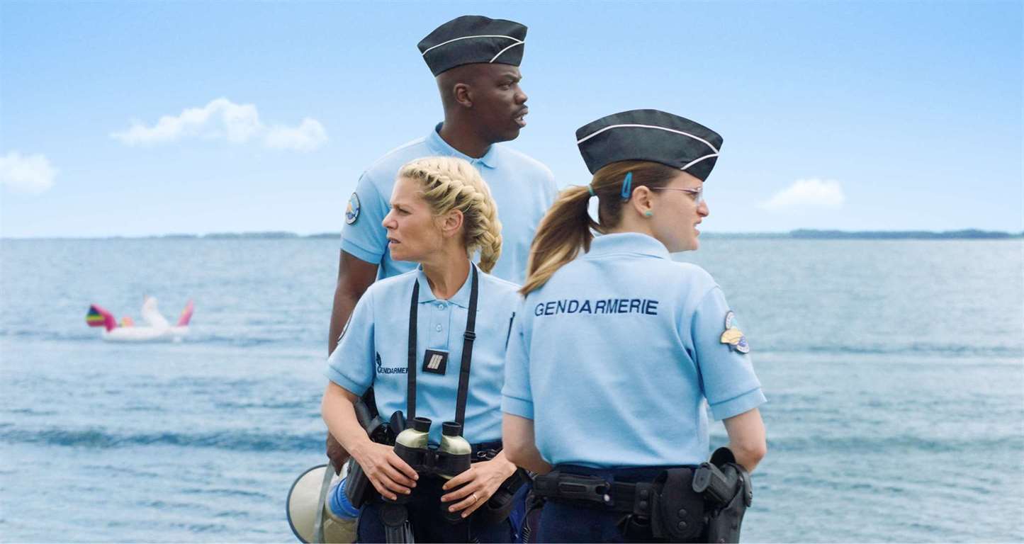 Кадр 3 из Закрытое море: Год акулы Закрытое море: Год акулы (2022) Постер 3
