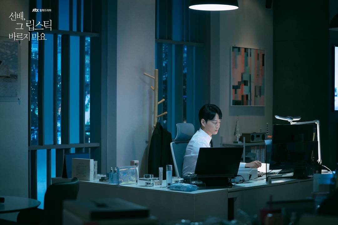 Кадр 2 из Она никогда не узнает Она никогда не узнает (2021) Постер 2