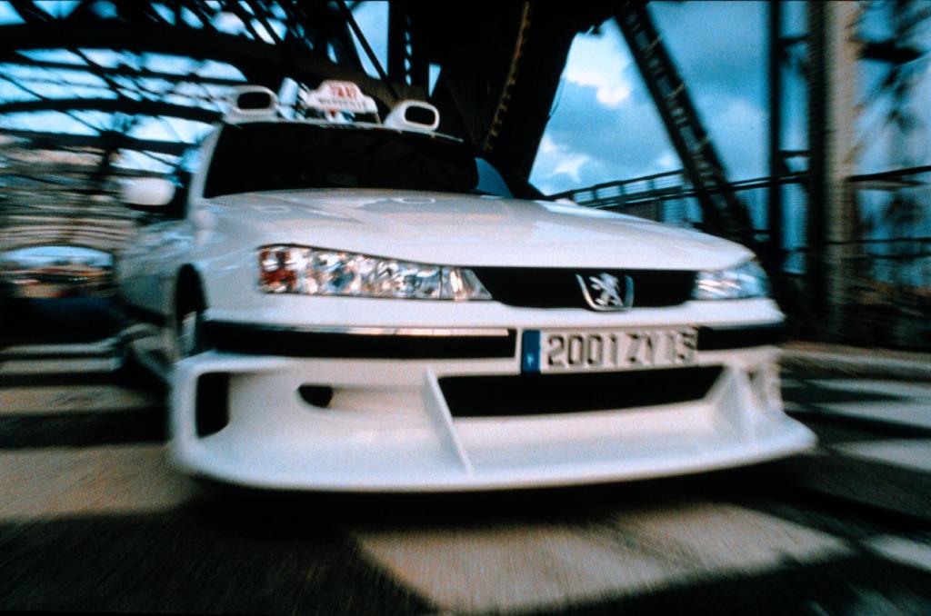 Кадр 2 из Такси 2 Такси 2 (2000) Постер 2