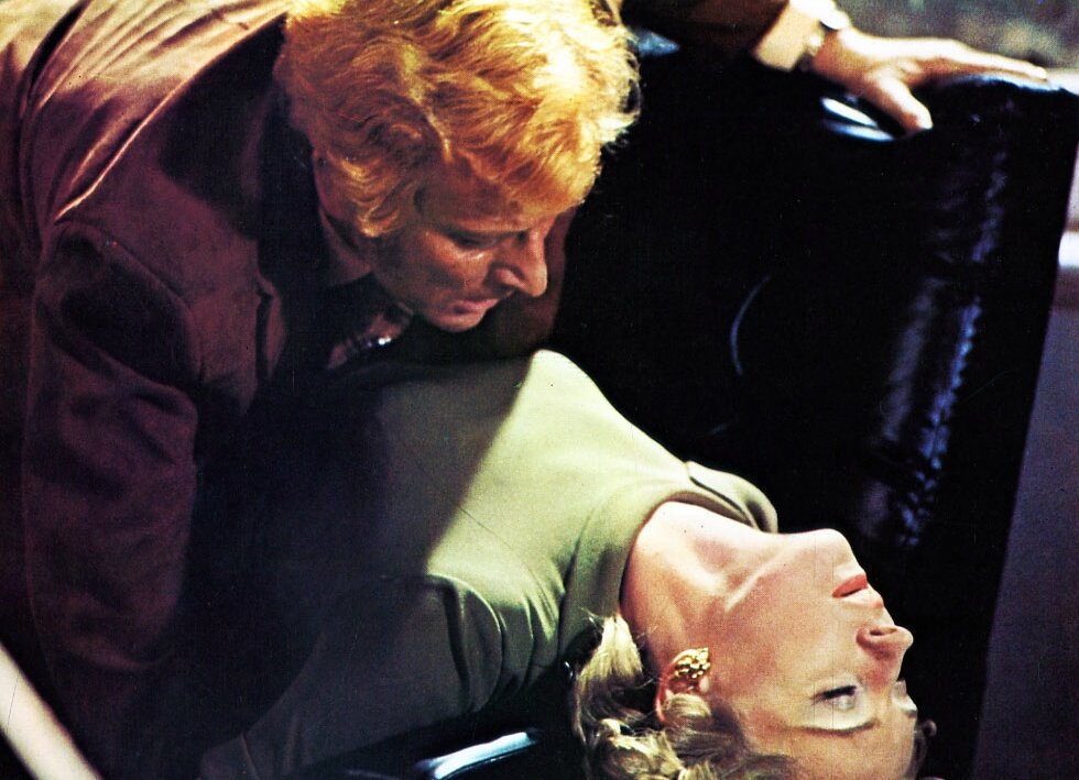 Кадр 3 из Безумие Безумие (1972) Постер 3