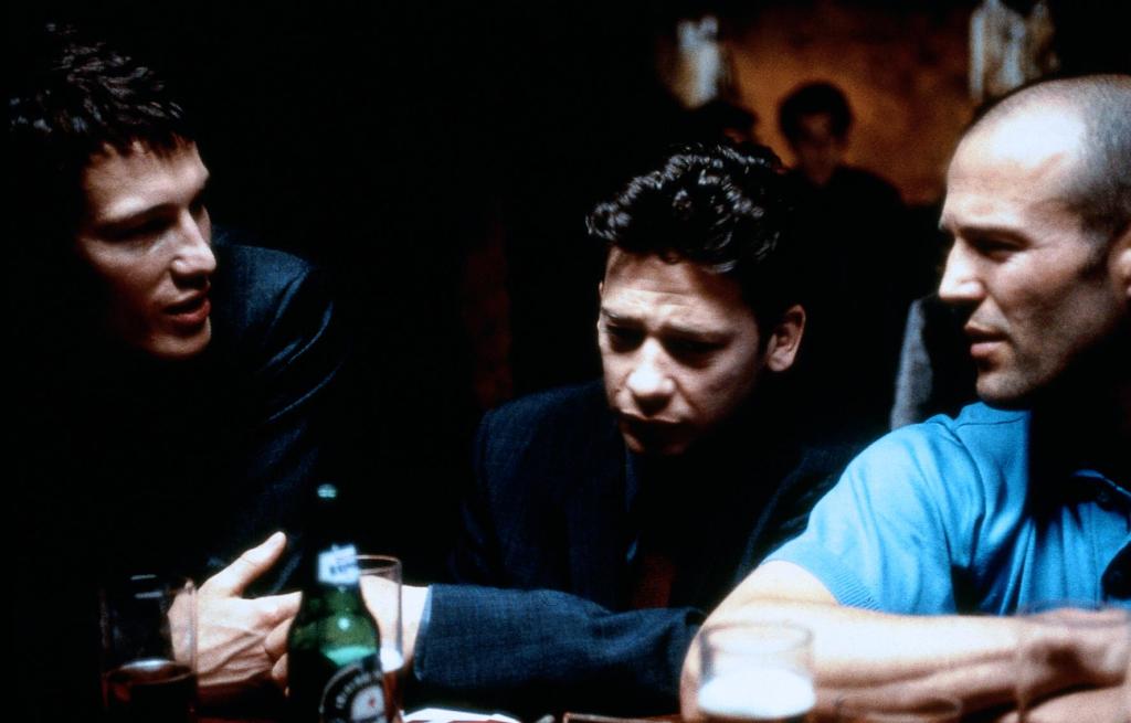 Кадр 3 из Карты, деньги, два ствола Карты, деньги, два ствола (1998) Постер 3