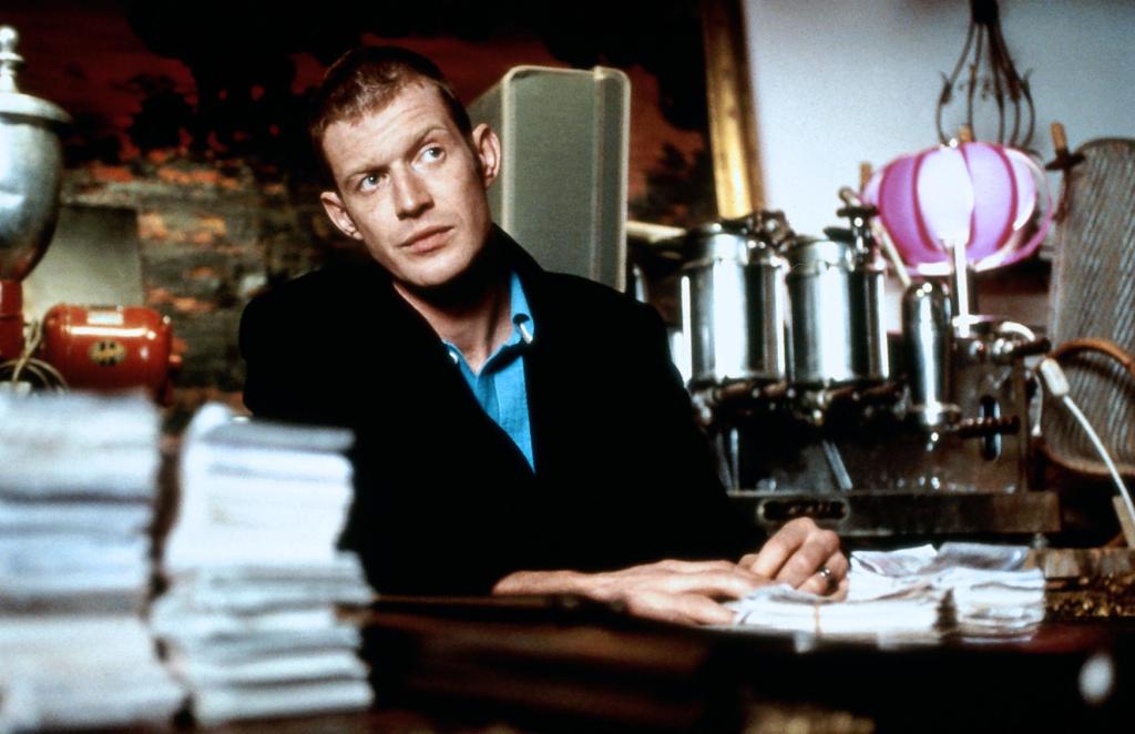 Кадр 4 из Карты, деньги, два ствола Карты, деньги, два ствола (1998) Постер 4