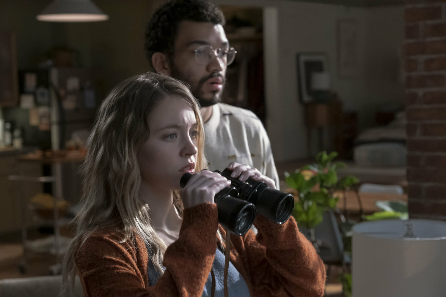 Кадр 2 из Вуайеристы Вуайеристы (2021) Постер 2