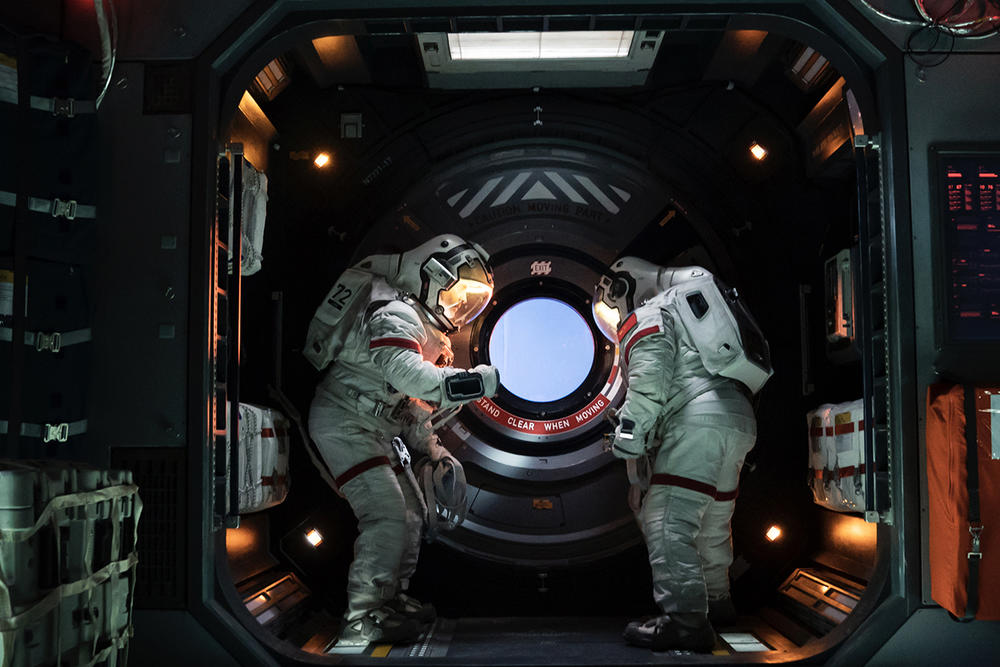 Кадр 1 из Блуждающая Земля Блуждающая Земля (2019) Постер 1