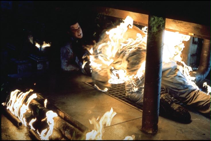Кадр 6 из Обитель зла Обитель зла (2002) Постер 6