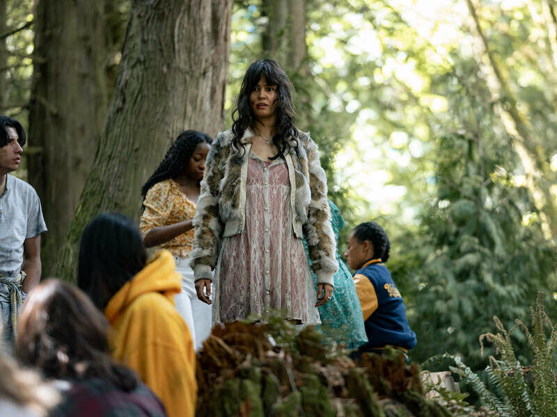 Кадр 2 из Шершни Шершни (2021) Постер 2