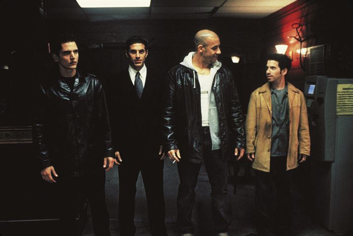 Кадр 6 из Вышибалы Вышибалы (2001) Постер 6