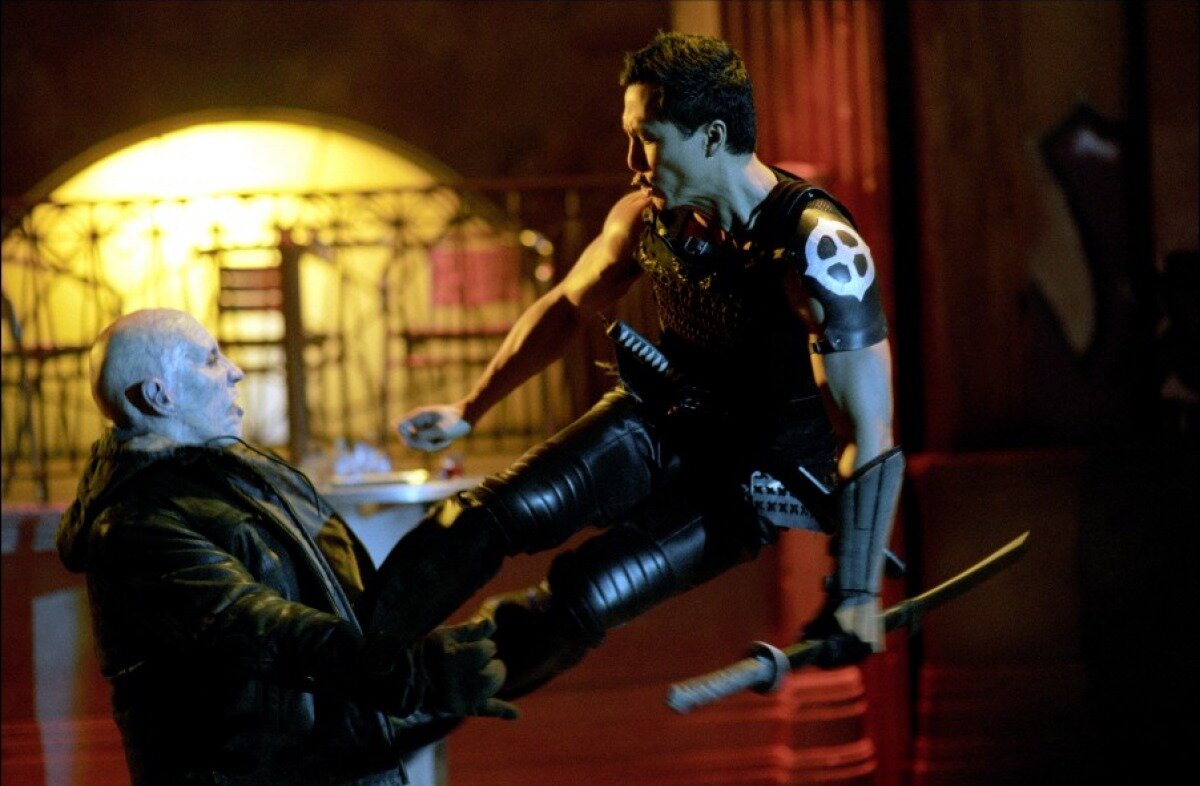Кадр 6 из Блэйд 2 Блэйд 2 (2002) Постер 6