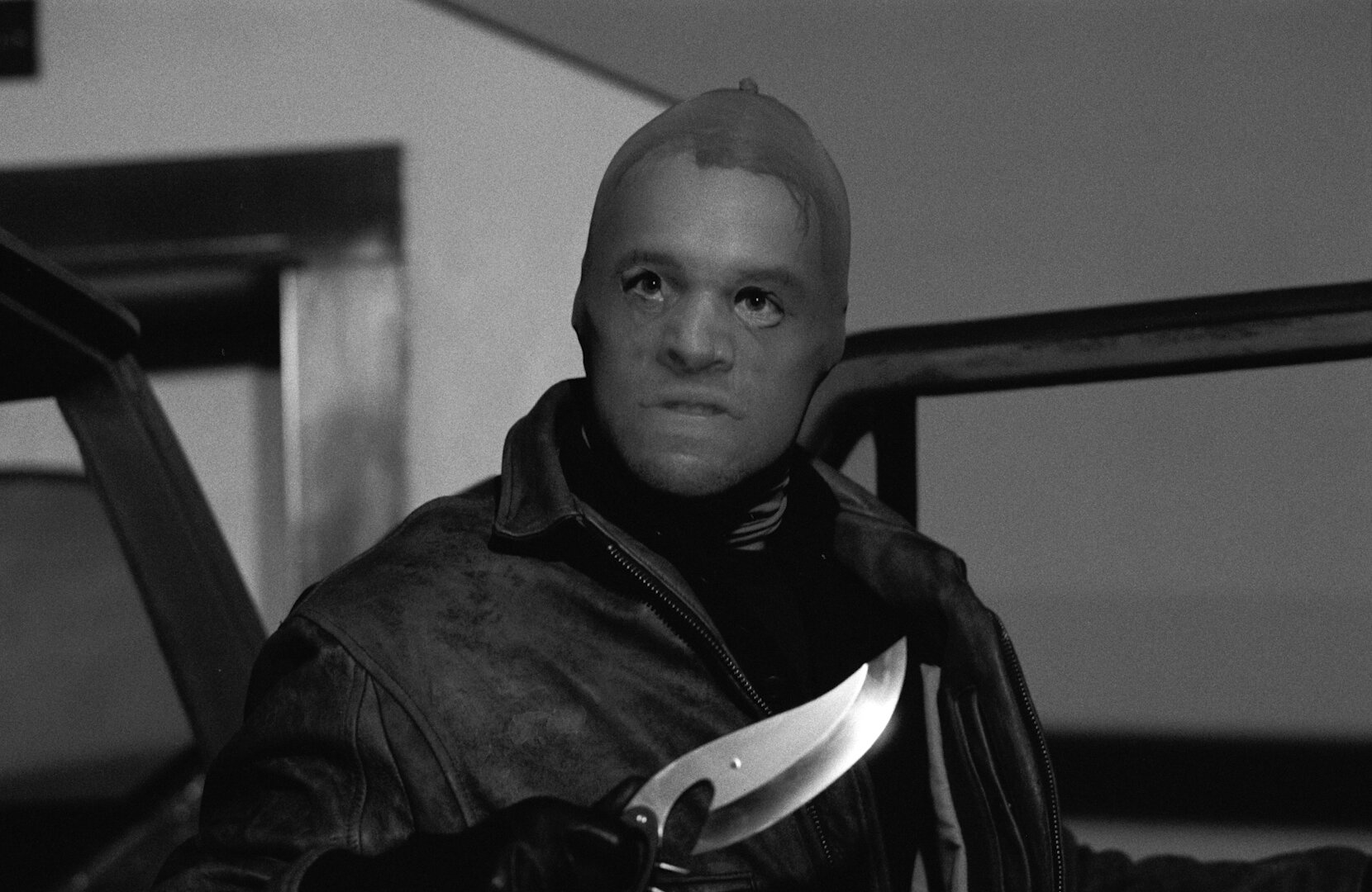 Кадр 4 из Кобра Кобра (1986) Постер 4