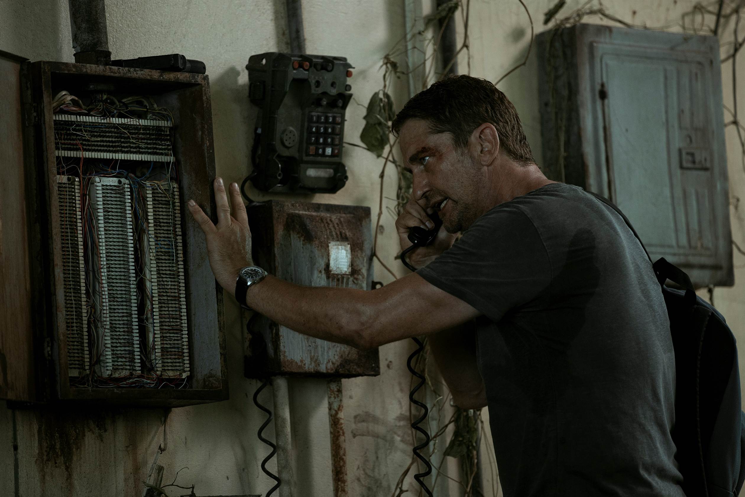 Кадр 1 из Крушение Крушение (2023) Постер 1