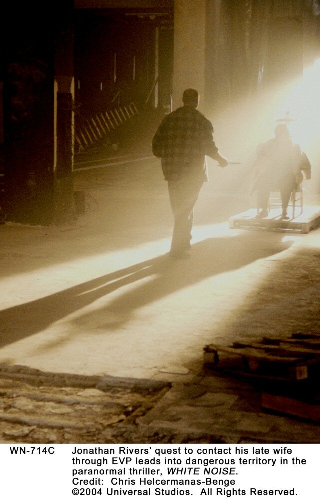 Кадр 1 из Белый шум Белый шум (2004) Постер 1