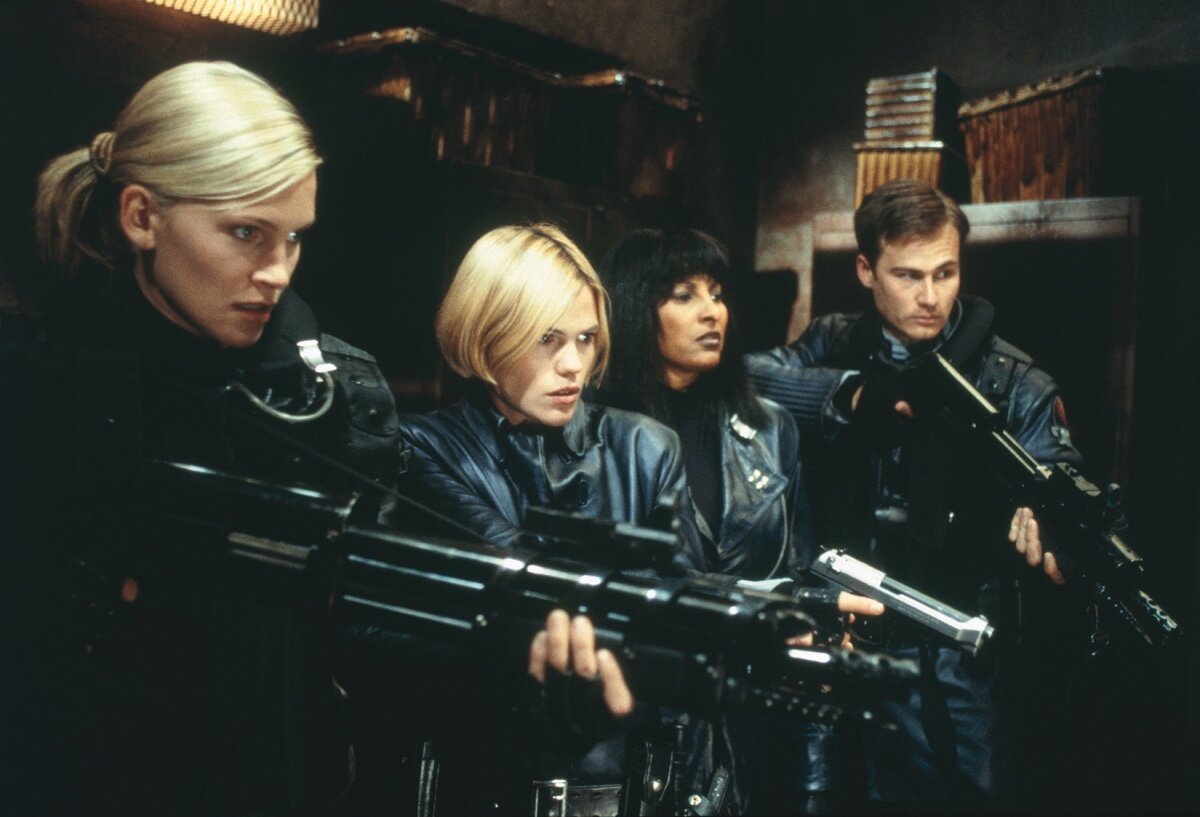 Кадр 3 из Призраки Марса Призраки Марса (2001) Постер 3