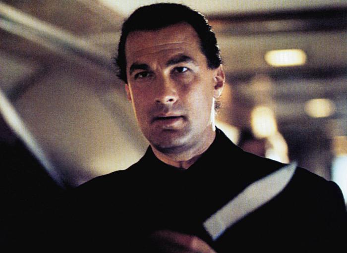 Кадр 4 из В осаде 2: Темная территория В осаде 2: Темная территория (1995) Постер 4