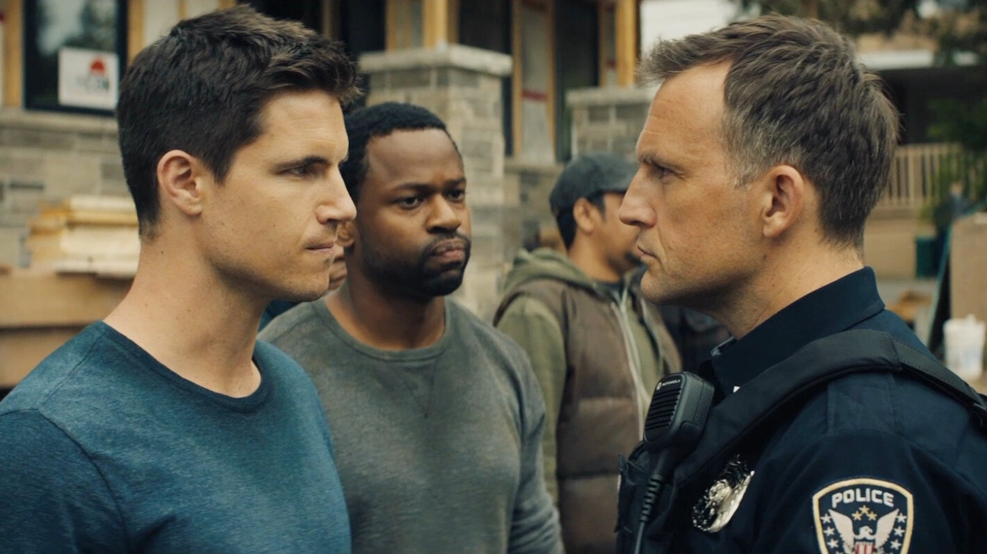Кадр 2 из Код 8 Код 8 (2019) Постер 2