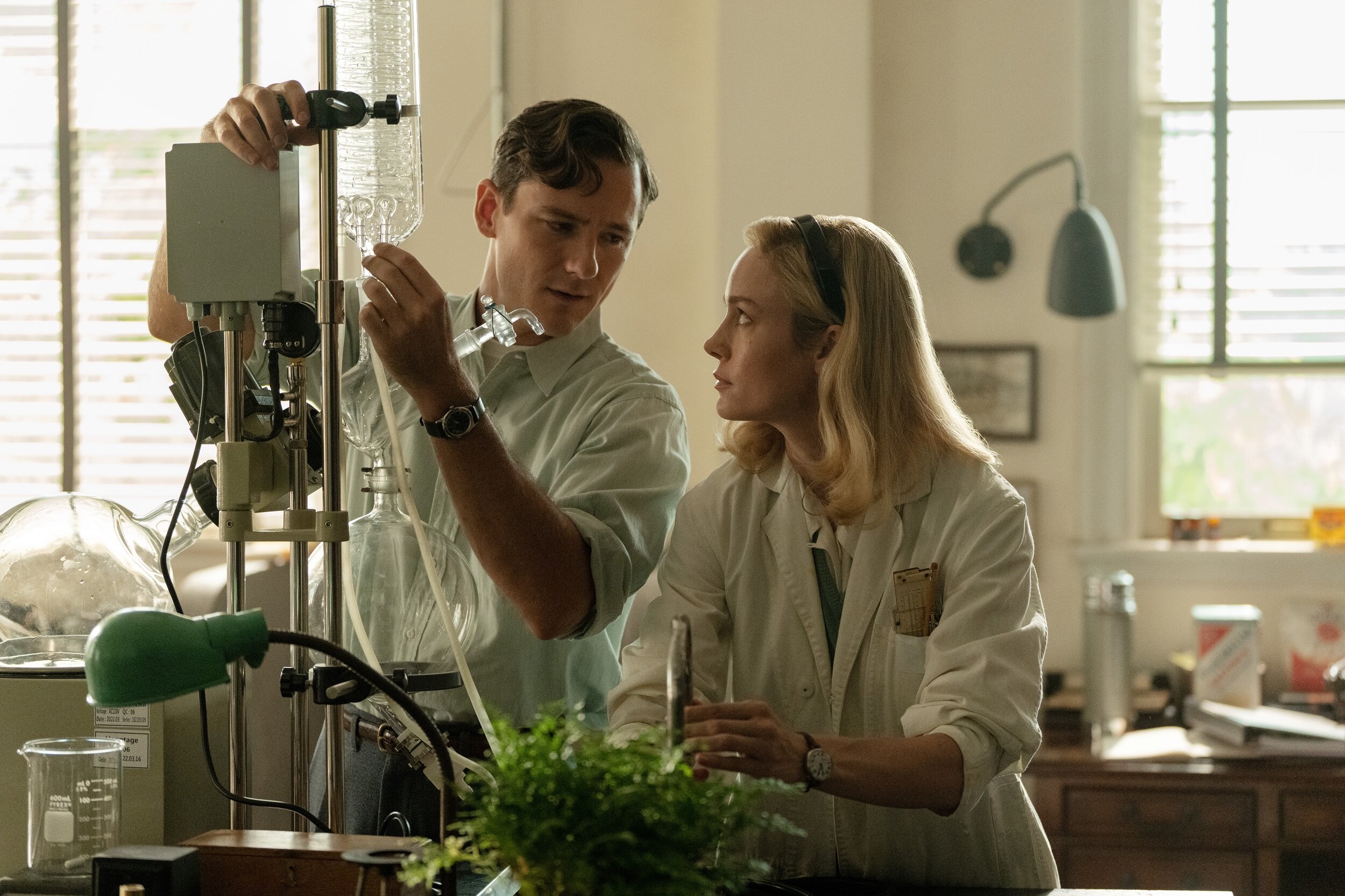 Кадр 5 из Уроки химии Уроки химии (2023) Постер 5