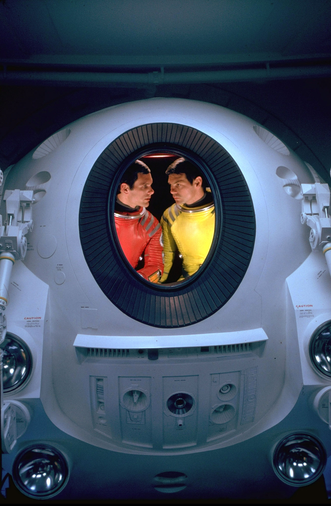 Кадр 4 из 2001 год: Космическая одиссея 2001 год: Космическая одиссея (1968) Постер 4