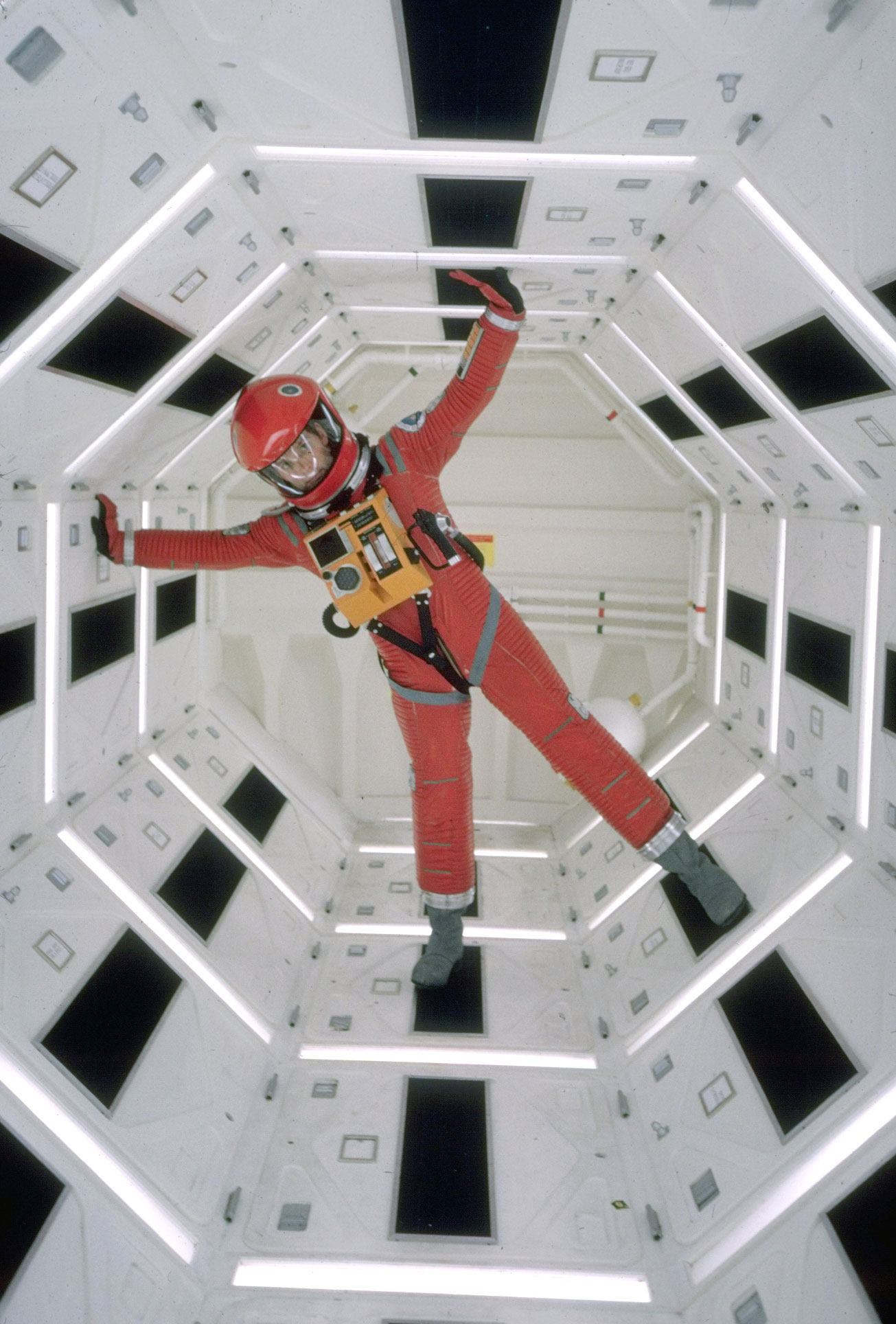 Кадр 6 из 2001 год: Космическая одиссея 2001 год: Космическая одиссея (1968) Постер 6