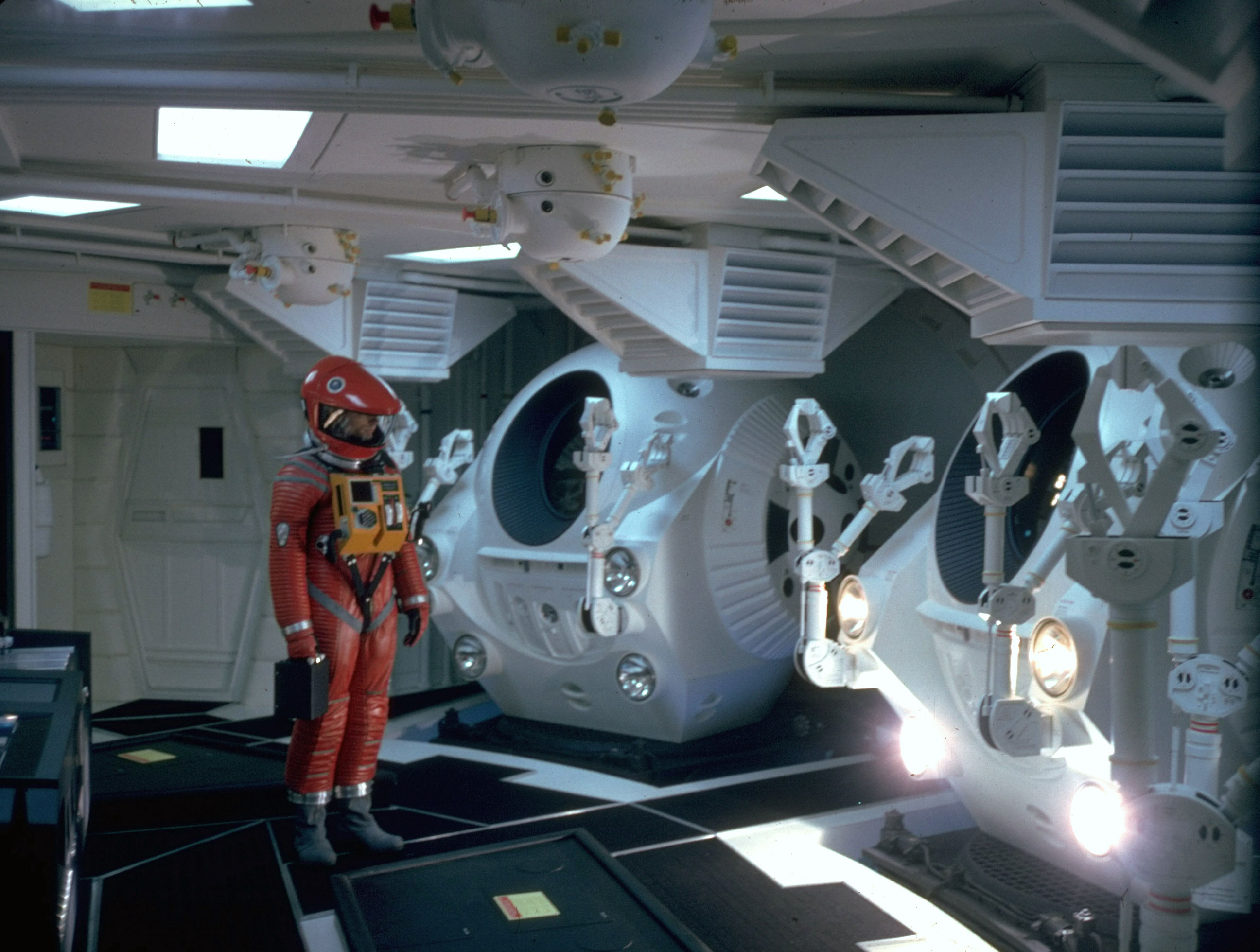 Кадр 7 из 2001 год: Космическая одиссея 2001 год: Космическая одиссея (1968) Постер 7