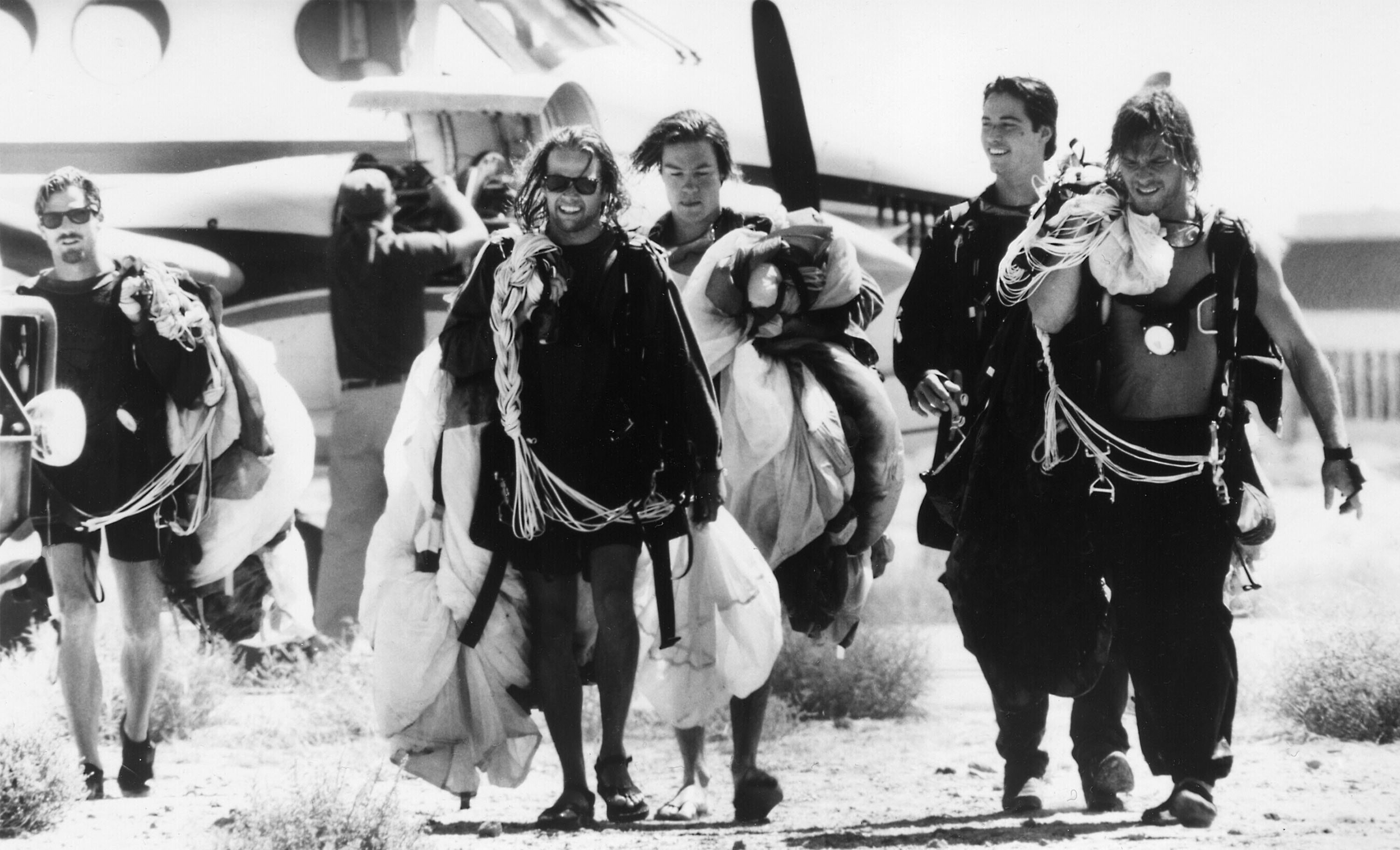 Кадр 3 из На гребне волны На гребне волны (1991) Постер 3