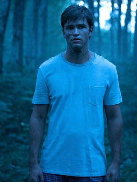 Кадр 2 из По ту сторону По ту сторону (2016) Постер 2