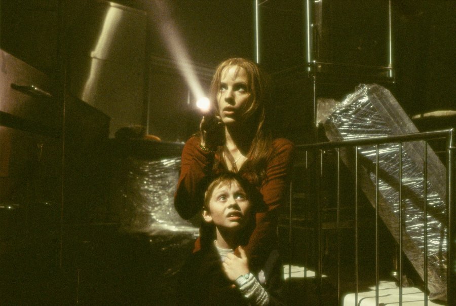 Кадр 5 из Темнота наступает Темнота наступает (2003) Постер 5