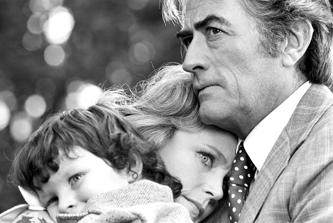 Кадр 1 из Омен Омен (1976) Постер 1