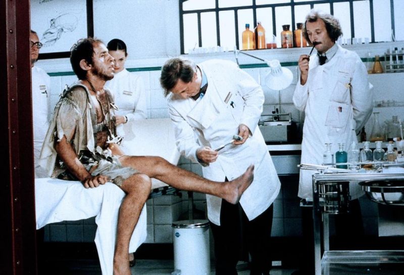 Кадр 2 из Бинго Бонго Бинго Бонго (1982) Постер 2