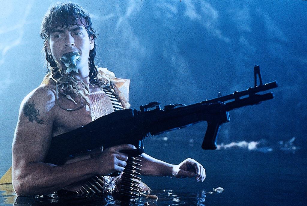 Кадр 5 из Горячие головы 2 Горячие головы 2 (1993) Постер 5