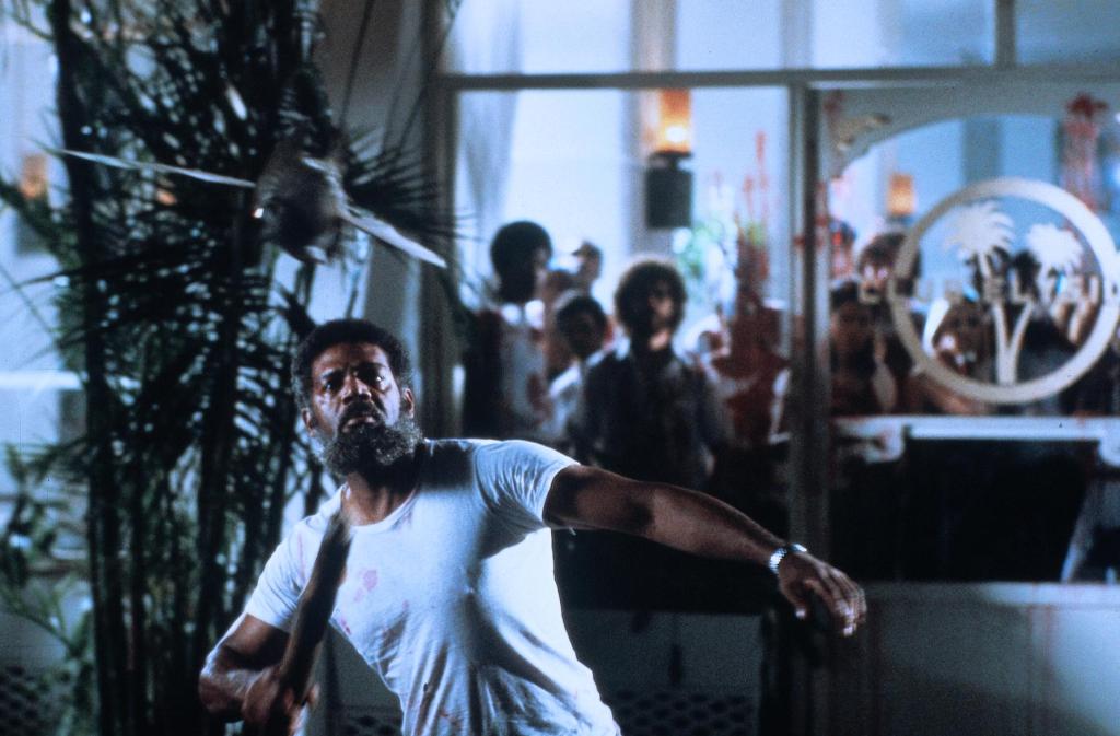 Кадр 1 из Пираньи 2: Нерест Пираньи 2: Нерест (1982) Постер 1