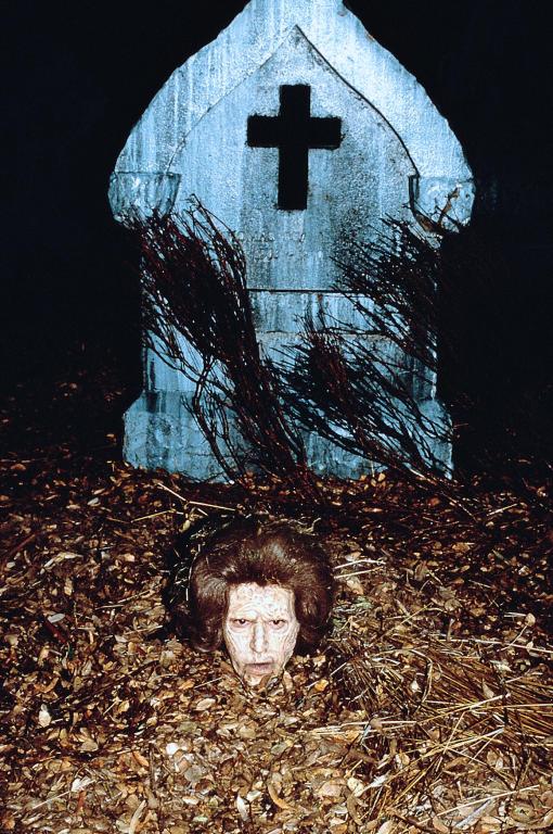 Кадр 6 из Возвращение живых мертвецов 2 Возвращение живых мертвецов 2 (1987) Постер 6